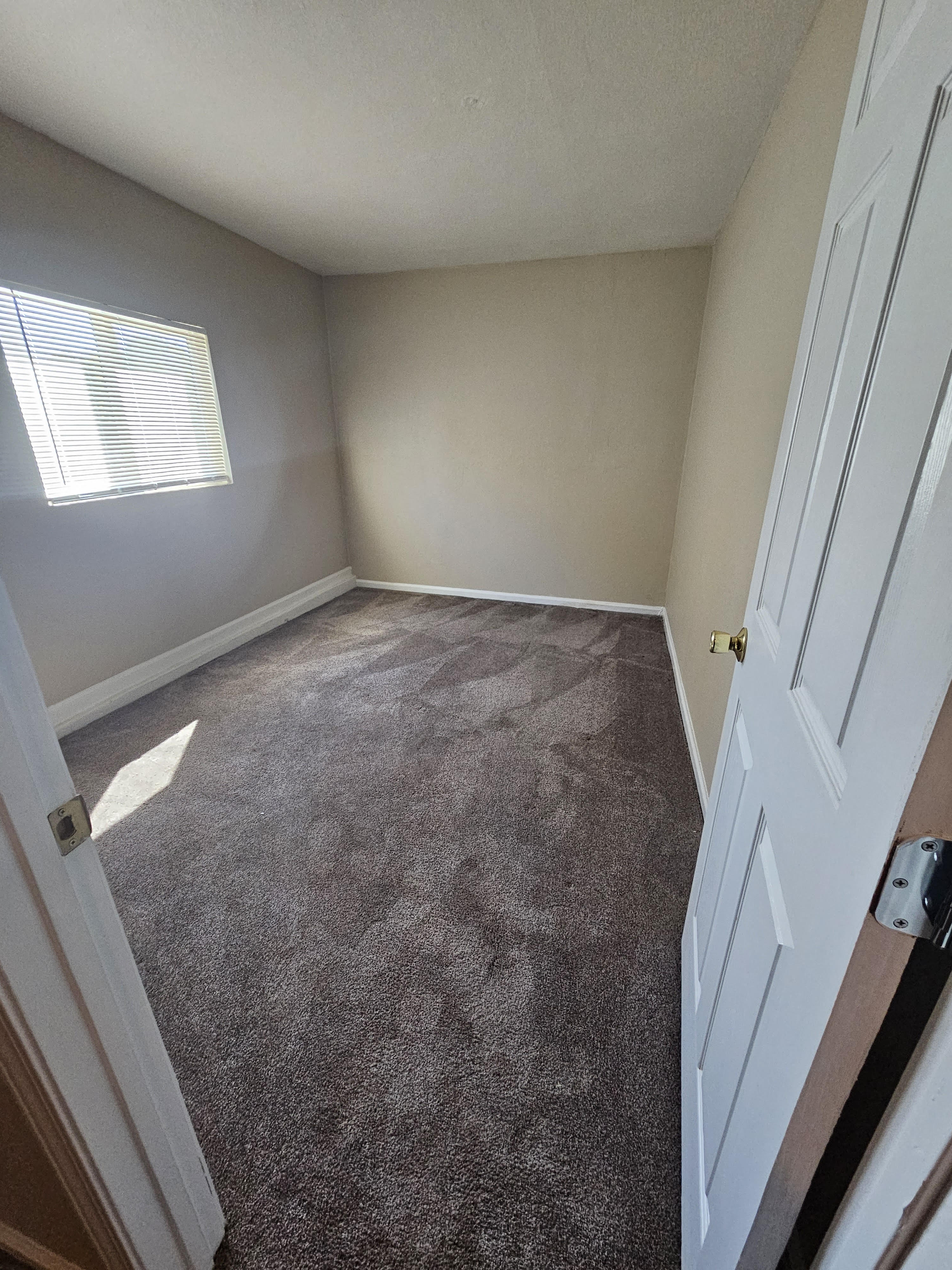 Oakridge Apartments photo 2